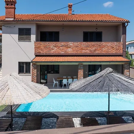 Holiday home Pupos Mit Privatem Pool, Whirlpool Und Sauna Barban