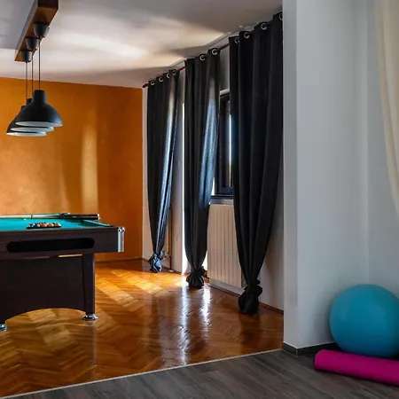 Pupos Mit Privatem Pool, Whirlpool Und Sauna *