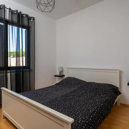 Pupos Mit Privatem Pool, Whirlpool Und Sauna Holiday home